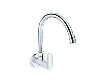 kitchen-sink-faucet-in-polished-chrome